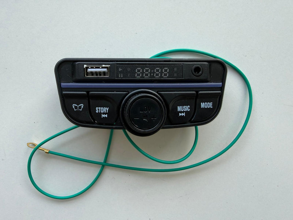 Car audio control unit with USB port and green cable 